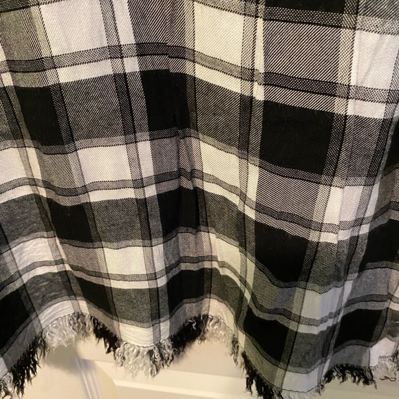 Umgee Black White Plaid 1/4 Button Down Tunic Pockets on Front Sz M - Picture 4 of 6